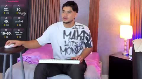 Snapshot of luciano_vitale_ chatting on June 2026 12:38:02 PM Luciano online show from June 2026 12:38:02 PM