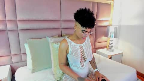  lucia wallace  online show from September 2025 03:44:01 AM