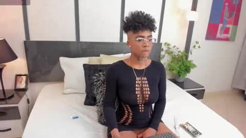  lucia wallace  online show from December 2025 12:08:01 AM