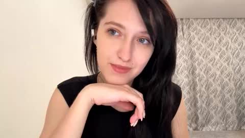 Snapshot of lucibeveridge chatting on October 2025 04:09:02 PM Mary online show from October 2025 04:09:02 PM