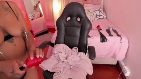     online show from October 2025 09:04:02 PM