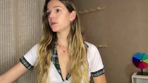 Snapshot of lucie_hot chatting on October 2025 06:16:02 PM Lucie hot follow me on online show from October 2025 06:16:02 PM