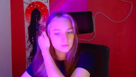 Lucie online show from November 2025 10:35:01 PM