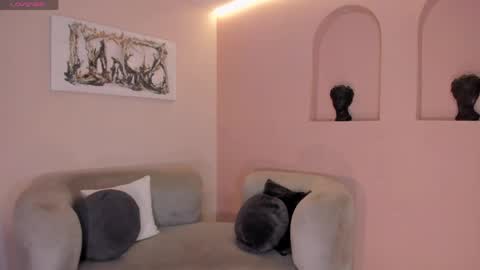 Lucie Martin online show from April 2026 07:41:01 PM