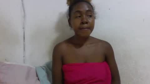 luciennezz online show from March 2026 12:08:01 PM