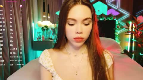 MimiFors online show from October 2025 03:29:01 PM