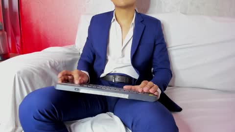 Leo online show from February 2025 02:35:02 PM