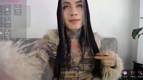 luciiana online show from February 2026 06:40:02 PM