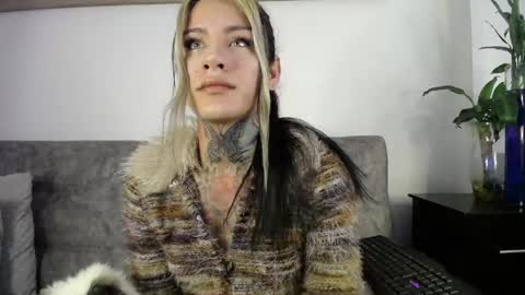 luciiana online show from April 2026 12:51:02 PM