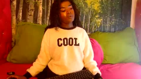 Lucile Carrie online show from July 2026 07:00:01 AM