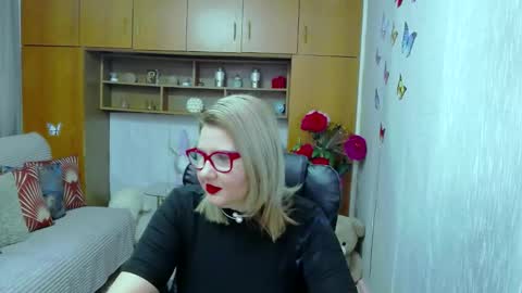 Lucille Fenly online show from November 2025 07:27:02 PM