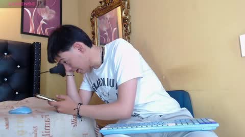 Snapshot of luckk_ chatting on April 2026 05:06:01 AM luckk_ online show from April 2026 05:06:01 AM