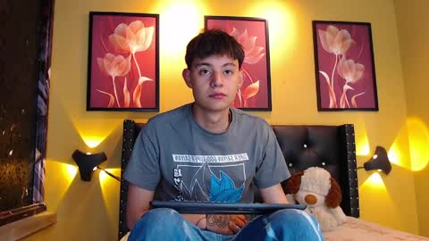 Snapshot of luckk_ chatting on April 2026 04:23:02 AM luckk_ online show from April 2026 04:23:02 AM