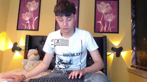 Snapshot of luckk_ chatting on April 2026 05:23:01 AM luckk_ online show from April 2026 05:23:01 AM