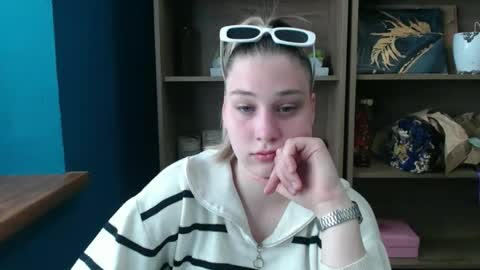 Snapshot of lucky_barbie chatting on May 2026 12:44:02 PM Grace online show from May 2026 12:44:02 PM