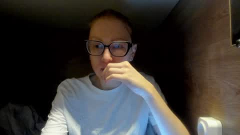 lucky_licky20 online show from January 2025 04:05:01 AM