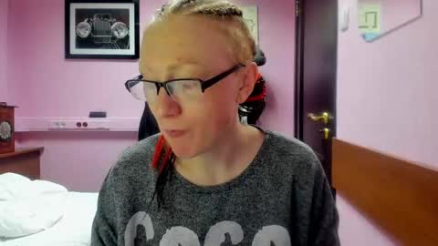 lucky_licky20 online show from February 2025 03:02:01 AM