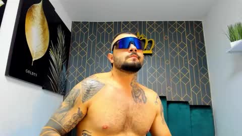 lucky_smith1 online show from November 2025 05:56:01 PM