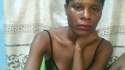 Snapshot of luckymadequeen chatting on June 2026 01:21:01 AM Gloria online show from June 2026 01:21:01 AM