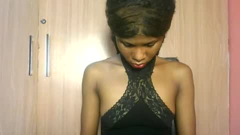 Snapshot of luckymadequeen chatting on July 2026 11:22:01 PM Gloria online show from July 2026 11:22:01 PM