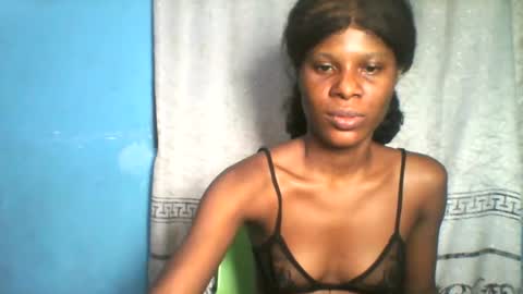 Snapshot of luckymadequeen chatting on July 2026 01:10:02 AM Gloria online show from July 2026 01:10:02 AM