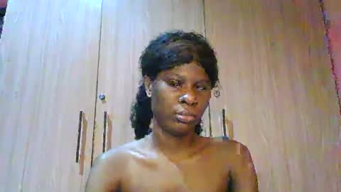 Snapshot of luckymadequeen chatting on July 2026 02:42:01 AM Gloria online show from July 2026 02:42:01 AM