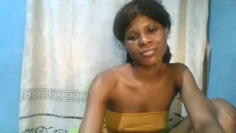 Snapshot of luckymadequeen chatting on July 2026 11:48:02 PM Gloria online show from July 2026 11:48:02 PM