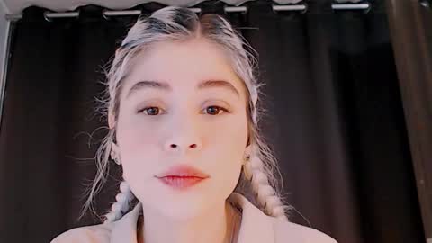 luckysapphire777 online show from September 2025 09:44:01 AM