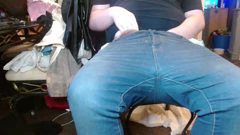 luckythepuppy online show from December 2025 07:55:01 PM