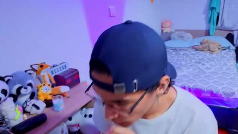 Lu Independent Model online show from September 2025 06:04:02 AM