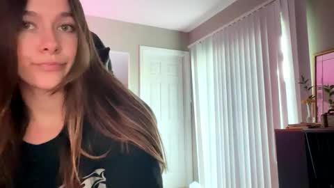 Lucy online show from September 2025 11:10:02 PM