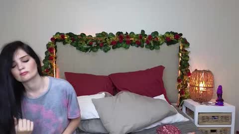 Lucy online show from February 2025 09:09:01 PM