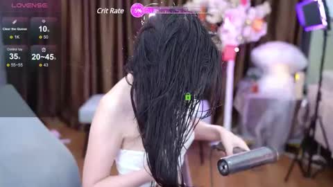 Snapshot of lucy__bb chatting on February 2025 12:17:02 PM Lucy online show from February 2025 12:17:02 PM