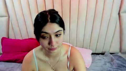 lucy_anal_ online show from April 2026 11:40:02 PM