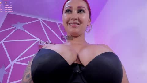 lucy_beatifull online show from April 2026 08:09:02 PM