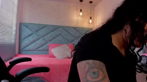 Lucy Greys online show from April 2026 02:43:01 PM