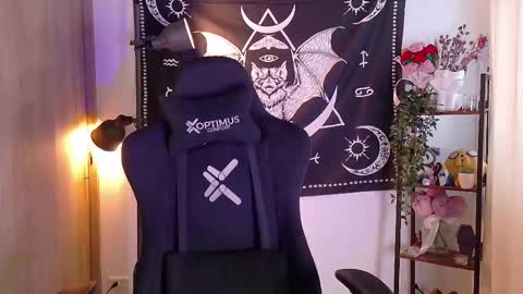 Snapshot of lucy_meoww chatting on February 2025 09:54:01 PM lucy meoww online show from February 2025 09:54:01 PM