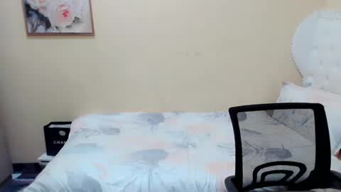 Snapshot of lucy_pearlxx chatting on February 2025 06:47:02 AM SHIELA online show from February 2025 06:47:02 AM