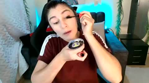 Snapshot of lucyli_ chatting on July 2026 12:20:01 PM LUCY online show from July 2026 12:20:01 PM