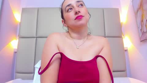 Snapshot of lucymendezz_ chatting on May 2026 11:36:01 AM Lucy online show from May 2026 11:36:01 AM