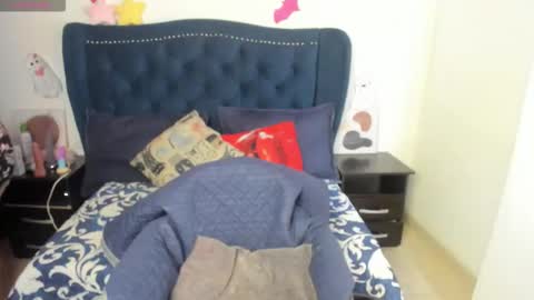 Snapshot of lucypetit chatting on October 2025 01:14:01 PM Lucy Petit online show from October 2025 01:14:01 PM