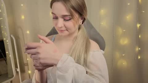 Lucy online show from April 2026 08:13:02 PM