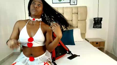 lucytaylor_t online show from December 2025 12:10:01 PM