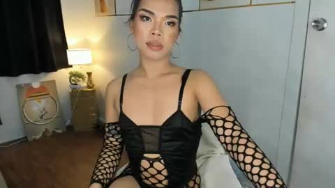 lucyvane online show from July 2026 06:10:02 PM