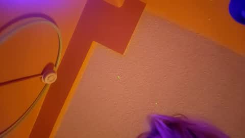 Lucy Vybes and Go-Gert online show from November 2025 10:27:01 AM