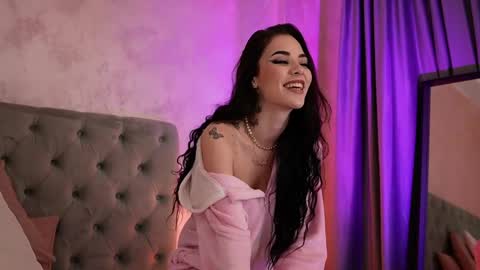 Snapshot of lucywilow chatting on April 2026 05:55:01 AM LucyWillow online show from April 2026 05:55:01 AM