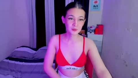 Snapshot of lucyx143 chatting on July 2026 07:19:02 PM Lucy online show from July 2026 07:19:02 PM