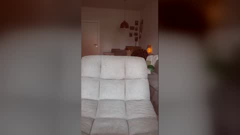 Snapshot of lucyxlou chatting on April 2026 10:27:01 AM lucyxlou online show from April 2026 10:27:01 AM