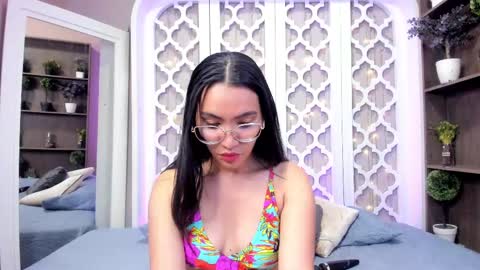 Snapshot of lucyy_liiu chatting on February 2025 01:09:02 AM Lucy Liiu online show from February 2025 01:09:02 AM