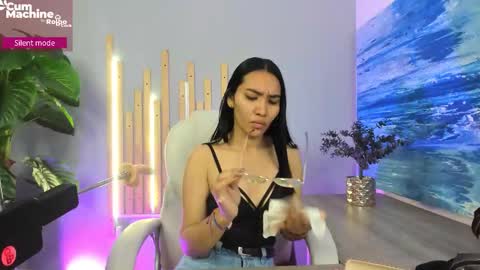 Snapshot of lucyy_liiu chatting on September 2025 12:19:01 PM Lucy Liiu online show from September 2025 12:19:01 PM